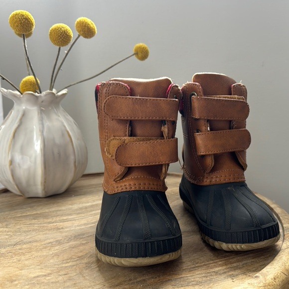 GAP Other - Brown and Black High-Top Dog Boots